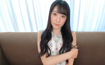 【SIRO-5017】【清楚系？】AV女優に憧れてAV出演を決めた蕎麦屋店員のお姉さん。ツルツルでキレイで汚れを知らなそうな清楚系おま◯こに容赦なく極太肉棒が挿入されていく…… ネットでAV応募→AV体験撮影 1952